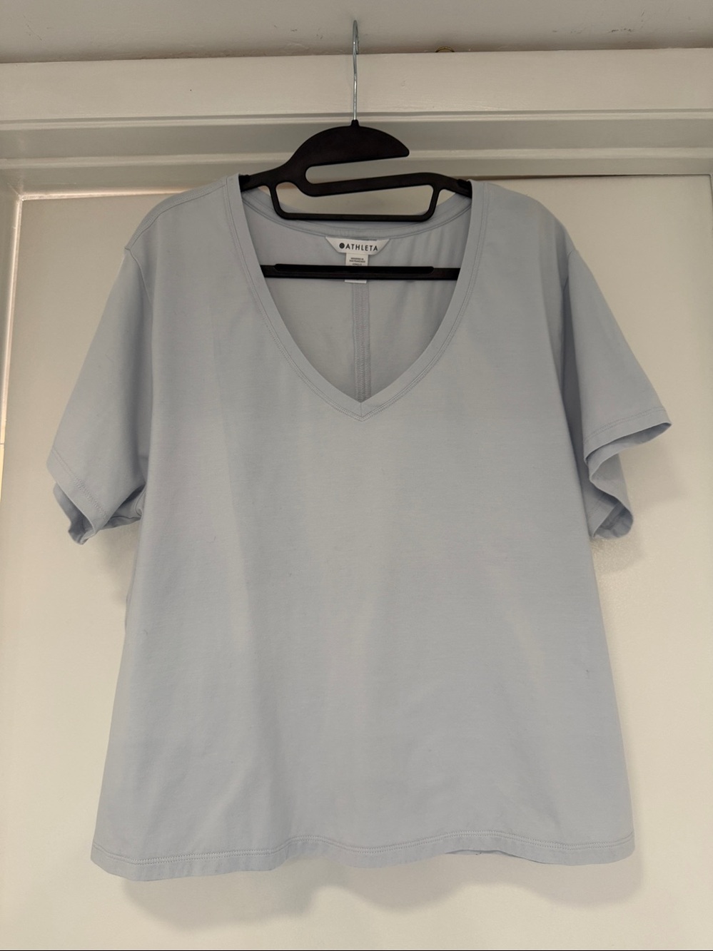 Athleta Women's Organic Cropped Daily Pale Light Blue V-Neck Tee Shirt - XL